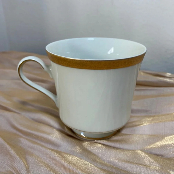 1970s Mikasa Colony Gold Ivory China White Vintage Dinnerware L2818 Dinner Set - Picture 2 of 9